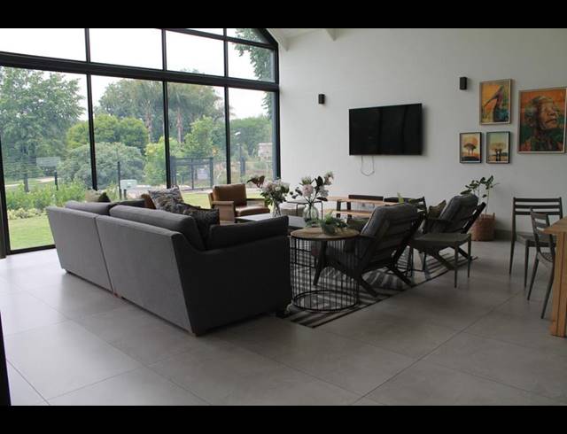 1 BEDROOM APARTMENT FOR SALE IN SANDRINGHAM